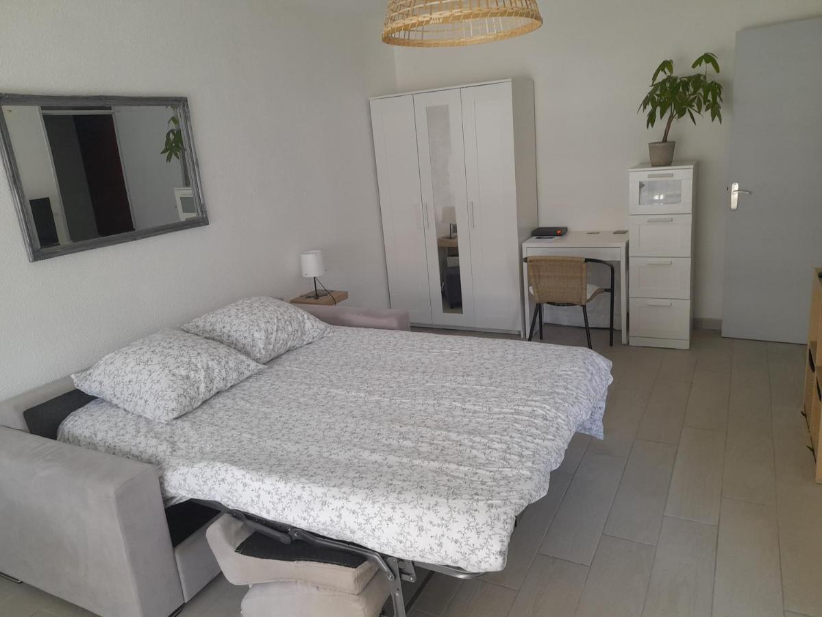 Appartement F1 A 5 Minutes Des Plages Et De La Gare *