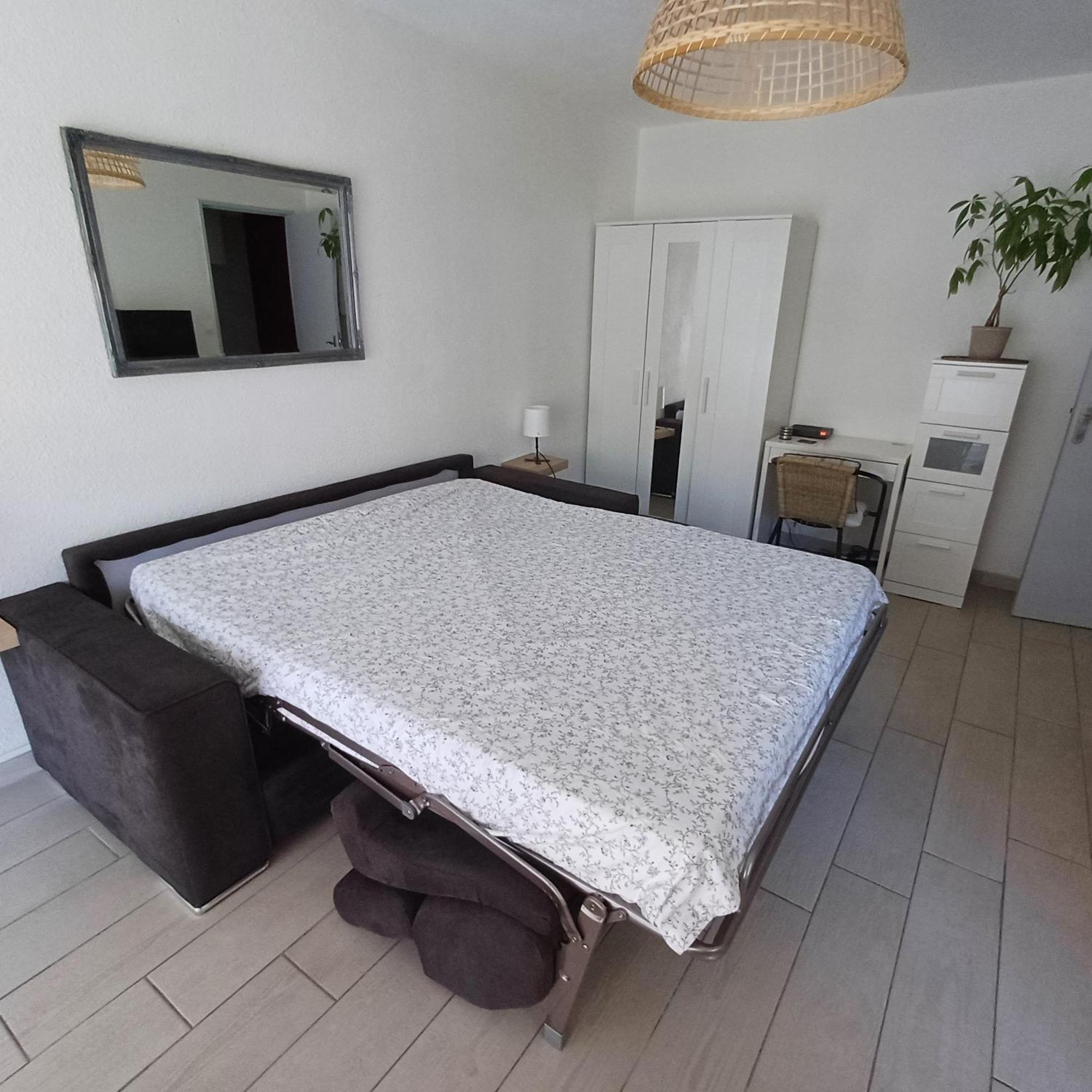 Apartment F1 A 5 Minutes Des Plages Et De La Gare